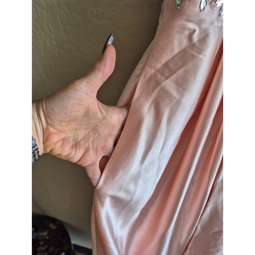 Elegant Light Pink Satin Formal Dress size 2 - Picture 3 of 7